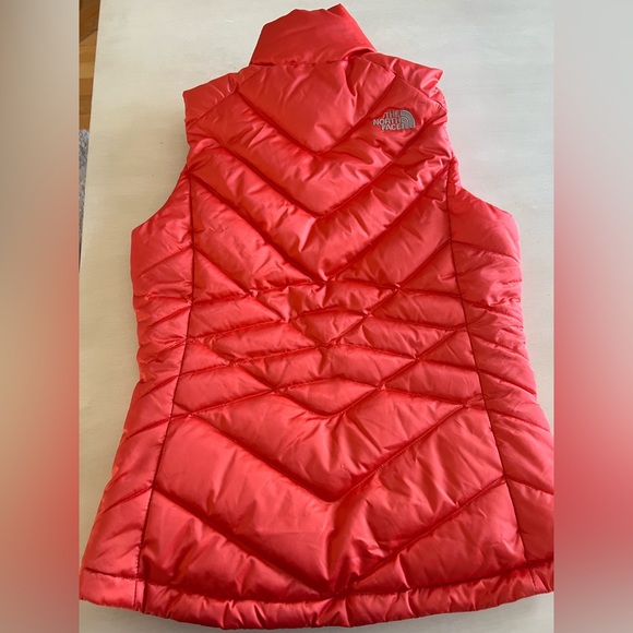 North Face Women’s Vest - Picture 2 of 2